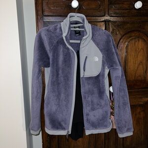 Purple fleece
NorthFace
size:Small